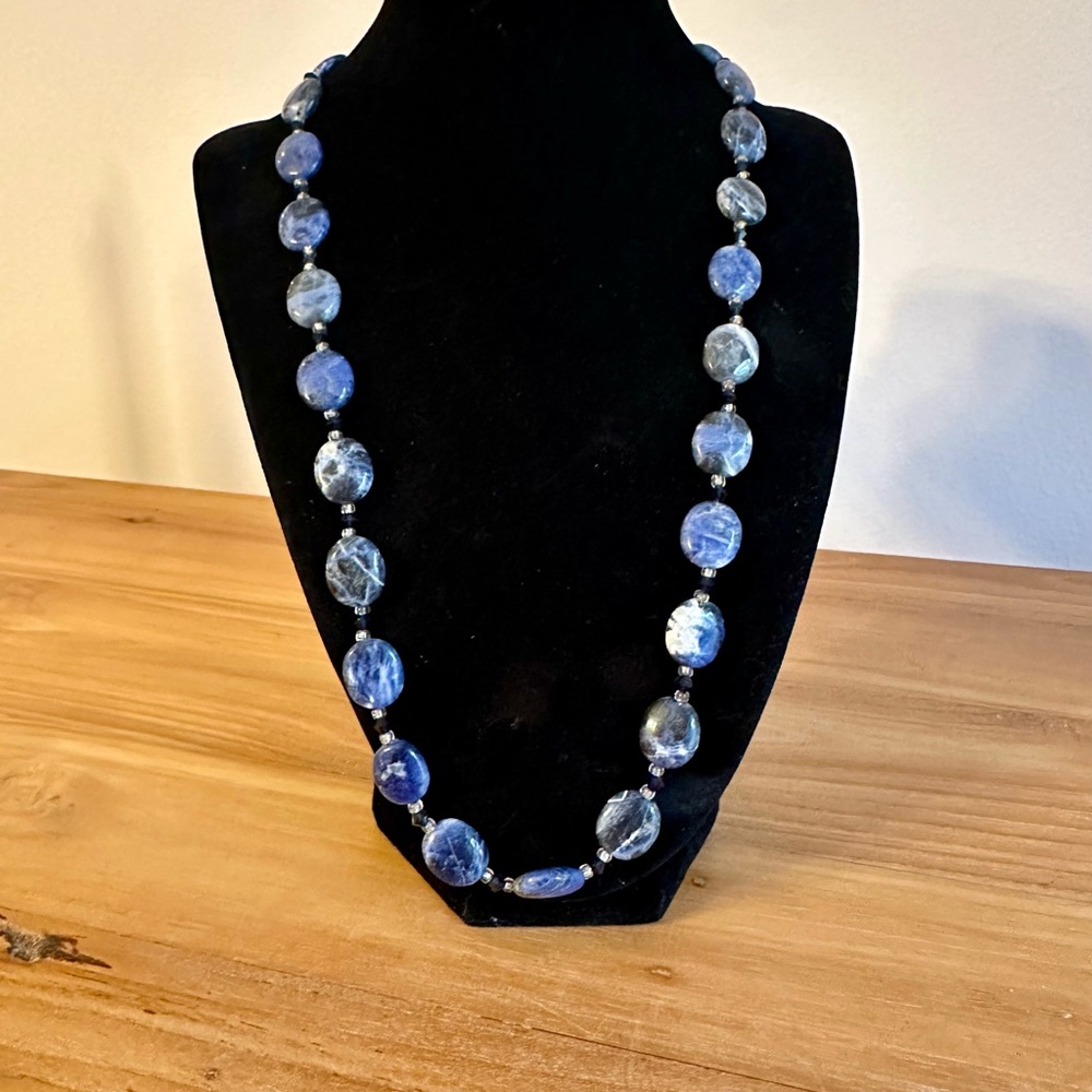 Elegant Blue Beaded Necklace